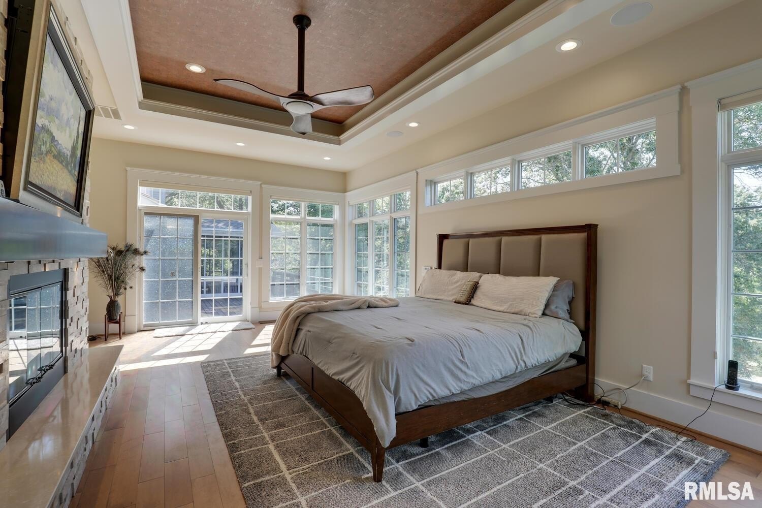 Macomb, Illinois, 61455, United States, 6 Bedrooms Bedrooms, ,5 BathroomsBathrooms,Residential,For Sale,1982236