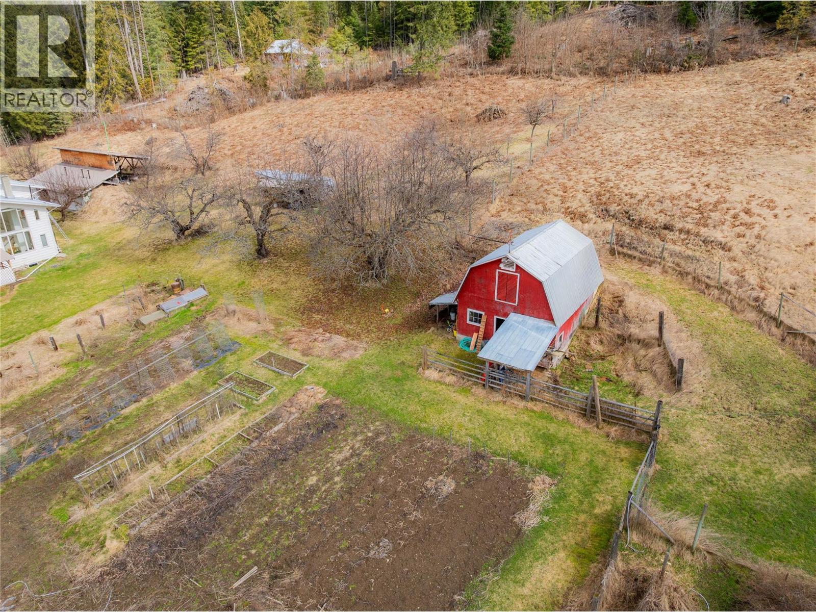 APPLEDALE, British Columbia, V0G 2J0, CA, 5 Bedrooms Bedrooms, ,2 BathroomsBathrooms,Residential,For Sale,1946998