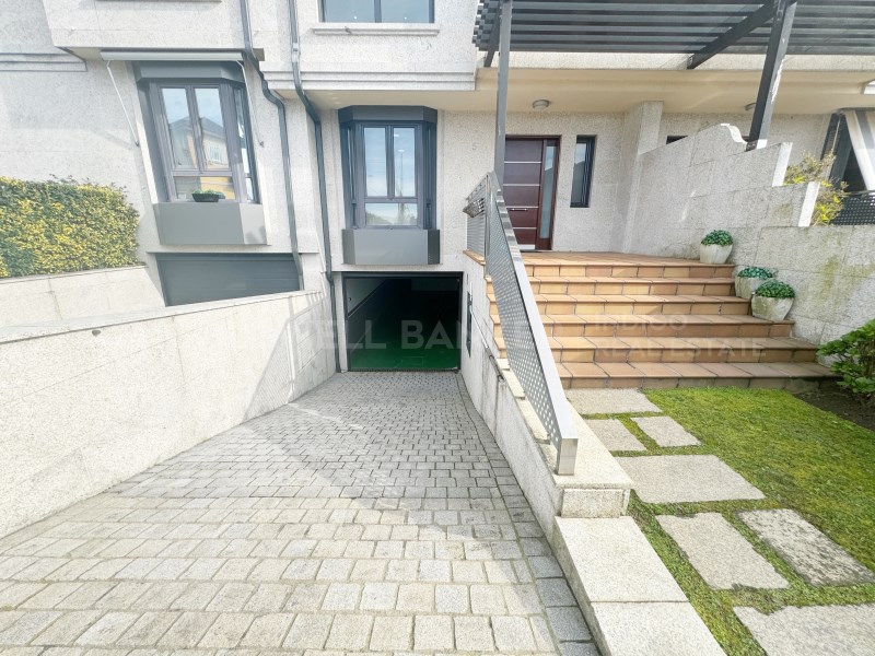 Pontevedra, Vigo, Castrelos - S?rdoma, S?rdoma Pon, Vigo, Galicia, ES, 4 Bedrooms Bedrooms, ,4 BathroomsBathrooms,Residential,For Sale,Pontevedra, Vigo, Castrelos - S?rdoma, S?rdoma Pon,1479301