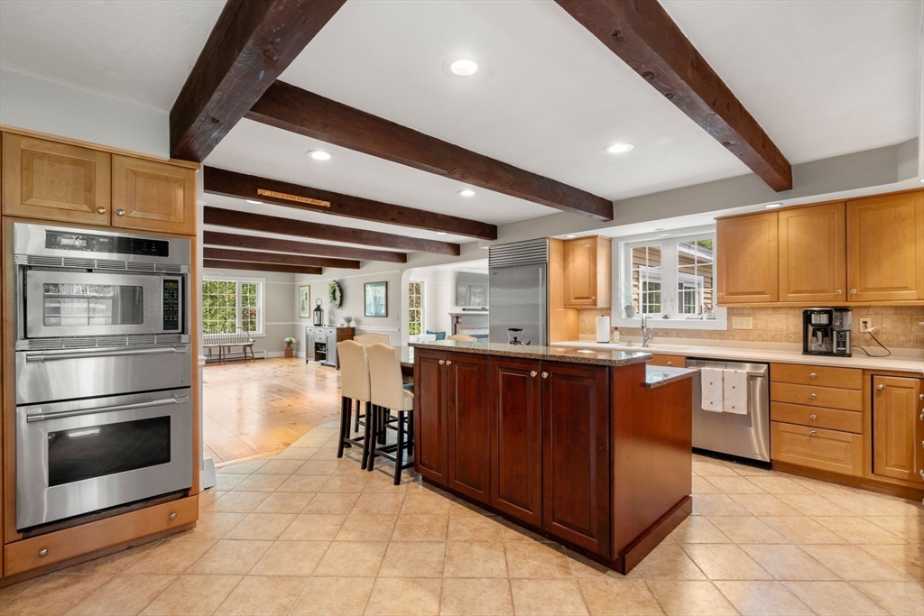 Paxton, Massachusetts, 01612, United States, 4 Bedrooms Bedrooms, ,4 BathroomsBathrooms,Residential,For Sale,1940308