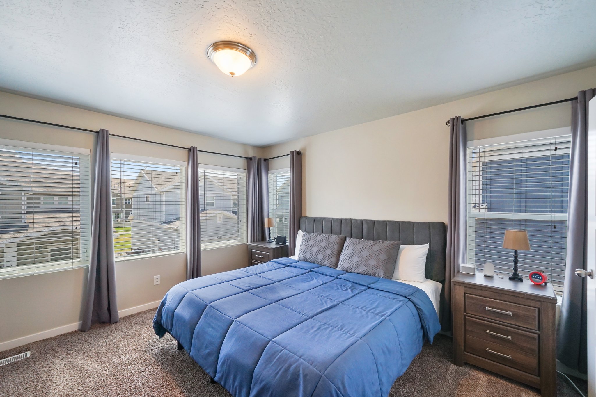 Bluffdale, Utah, 84065, United States, 4 Bedrooms Bedrooms, ,4 BathroomsBathrooms,Residential,For Sale,1915355