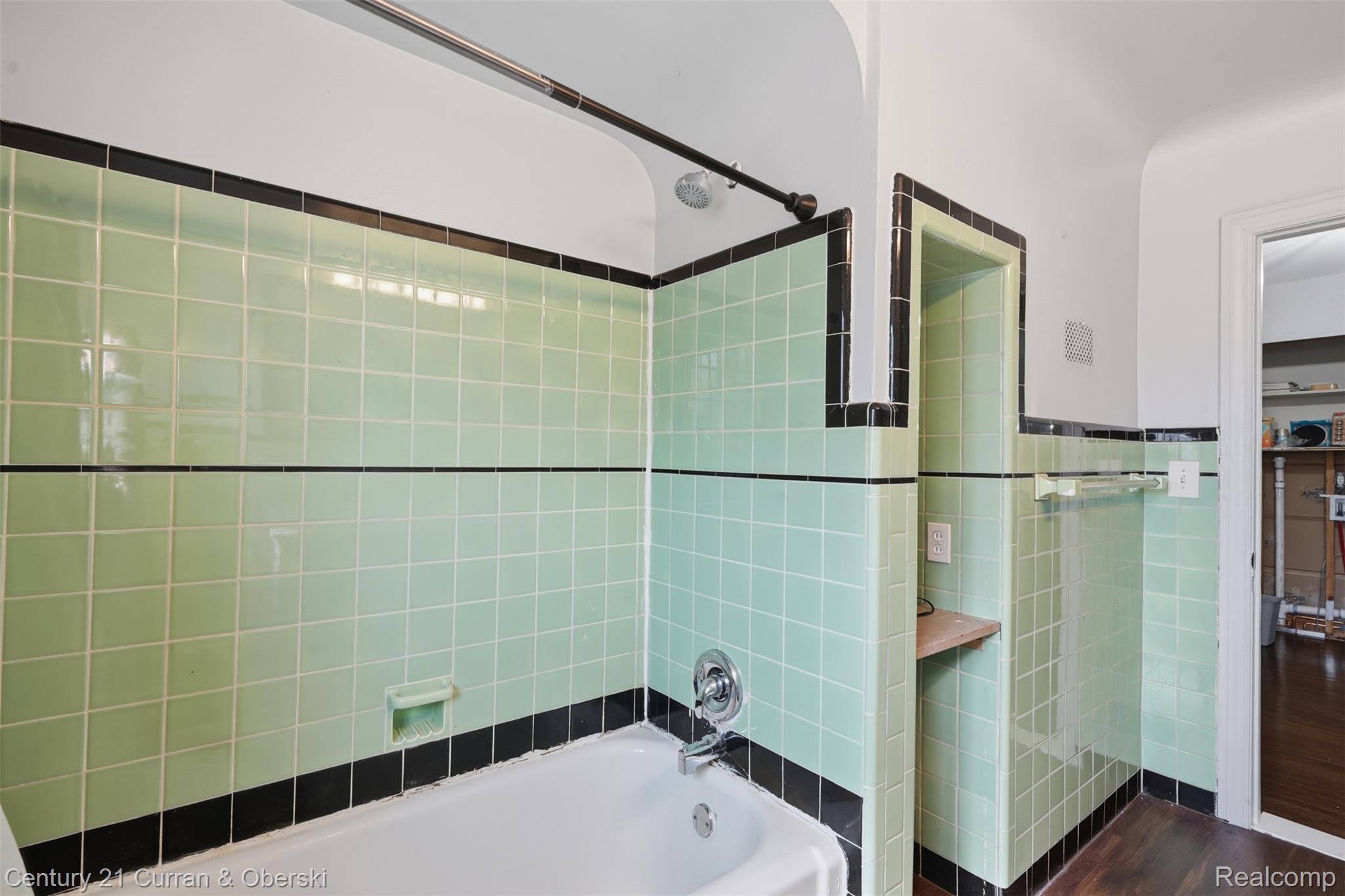 Detroit, Michigan, 48221, United States, 4 Bedrooms Bedrooms, ,3 BathroomsBathrooms,Residential,For Sale,2048542