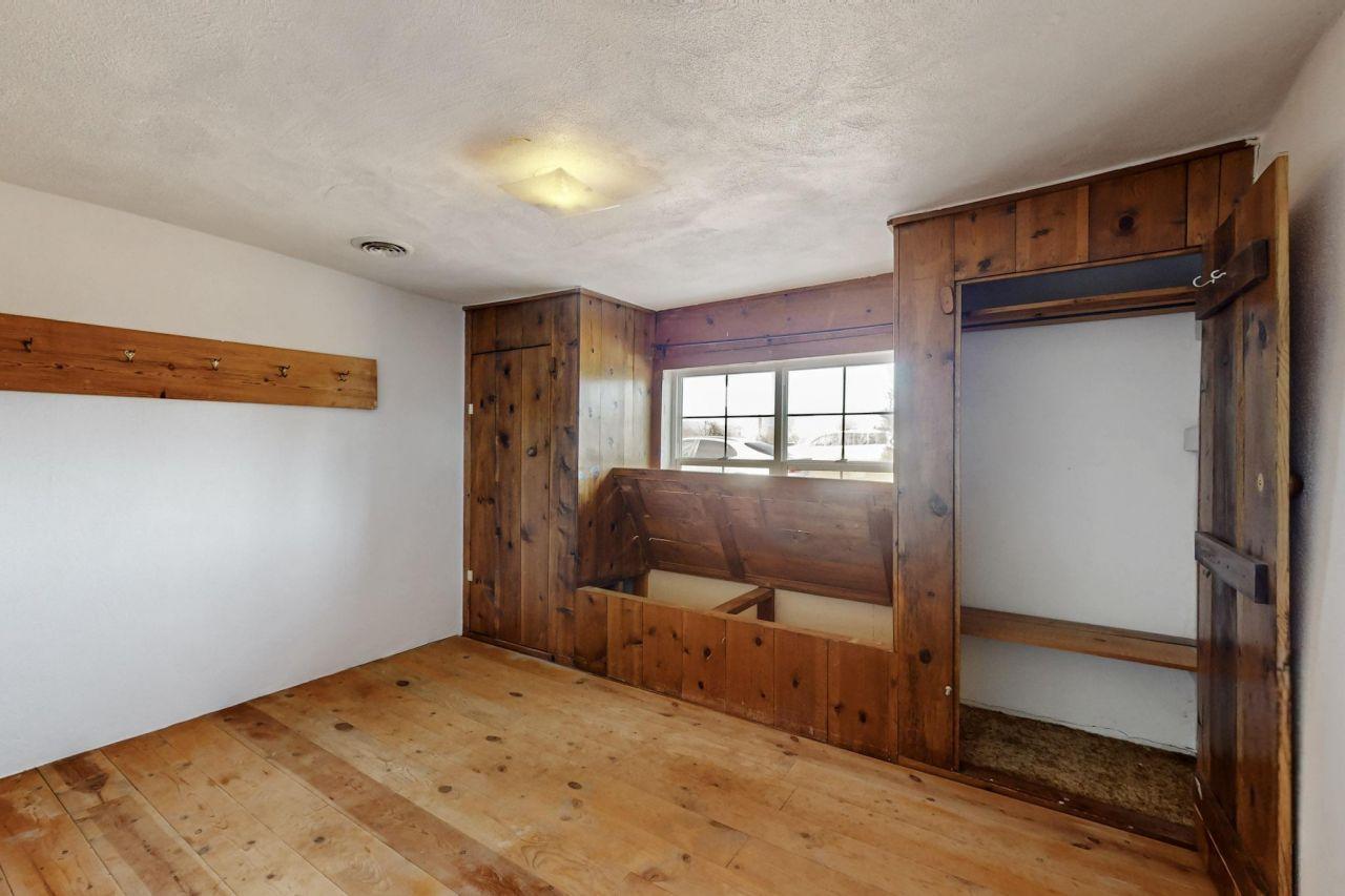 Espanola, New Mexico, 87532, United States, 5 Bedrooms Bedrooms, ,3 BathroomsBathrooms,Residential,For Sale,1762184