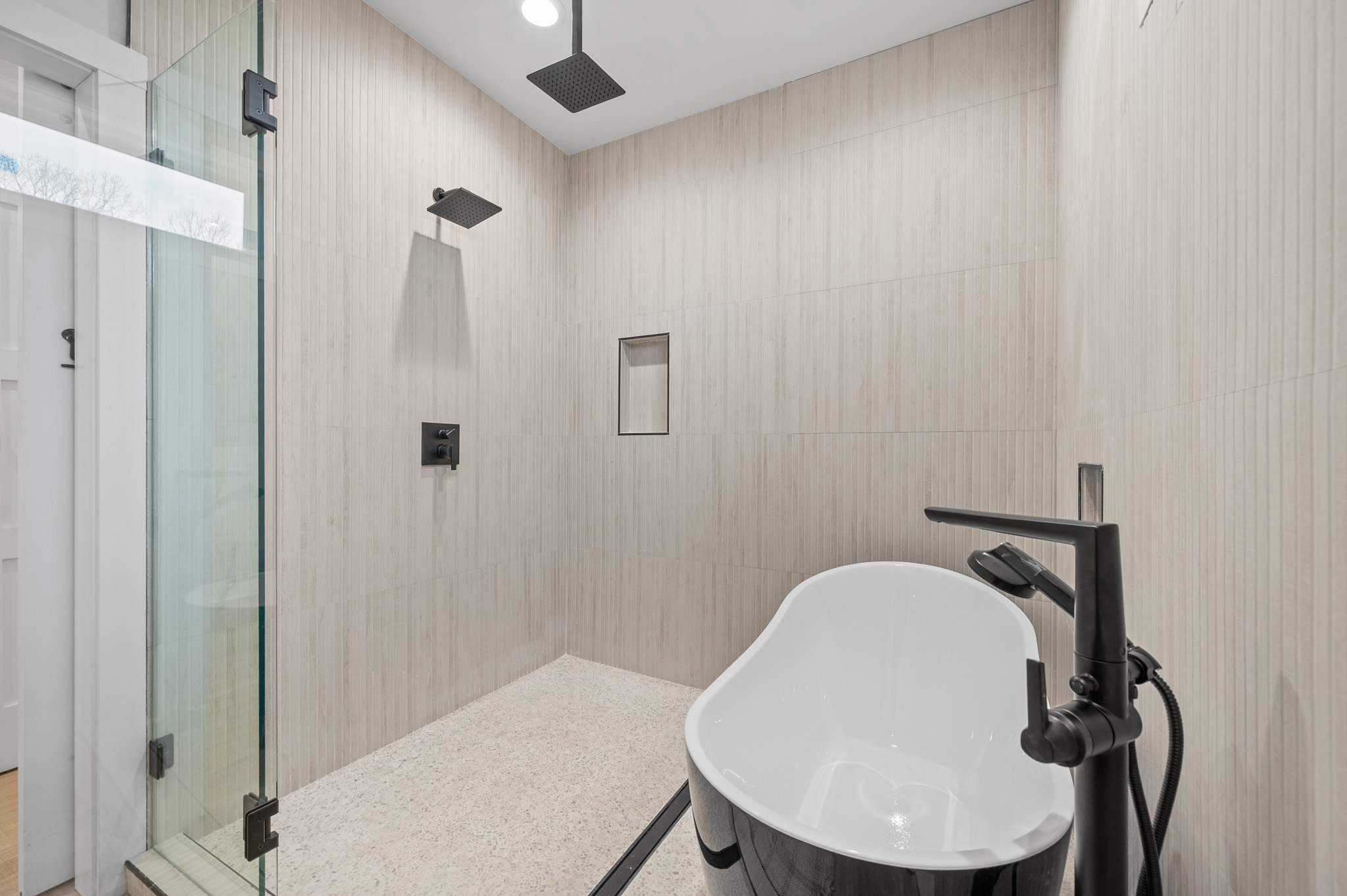 Goode, Virginia, 24556, United States, 3 Bedrooms Bedrooms, ,3 BathroomsBathrooms,Residential,For Sale,2005449