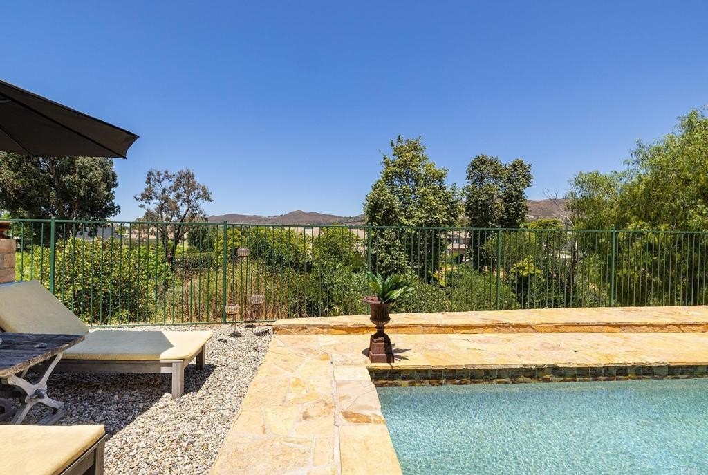 Simi Valley, California, 93065, United States, 3 Bedrooms Bedrooms, ,3 BathroomsBathrooms,Residential,For Sale,1883421
