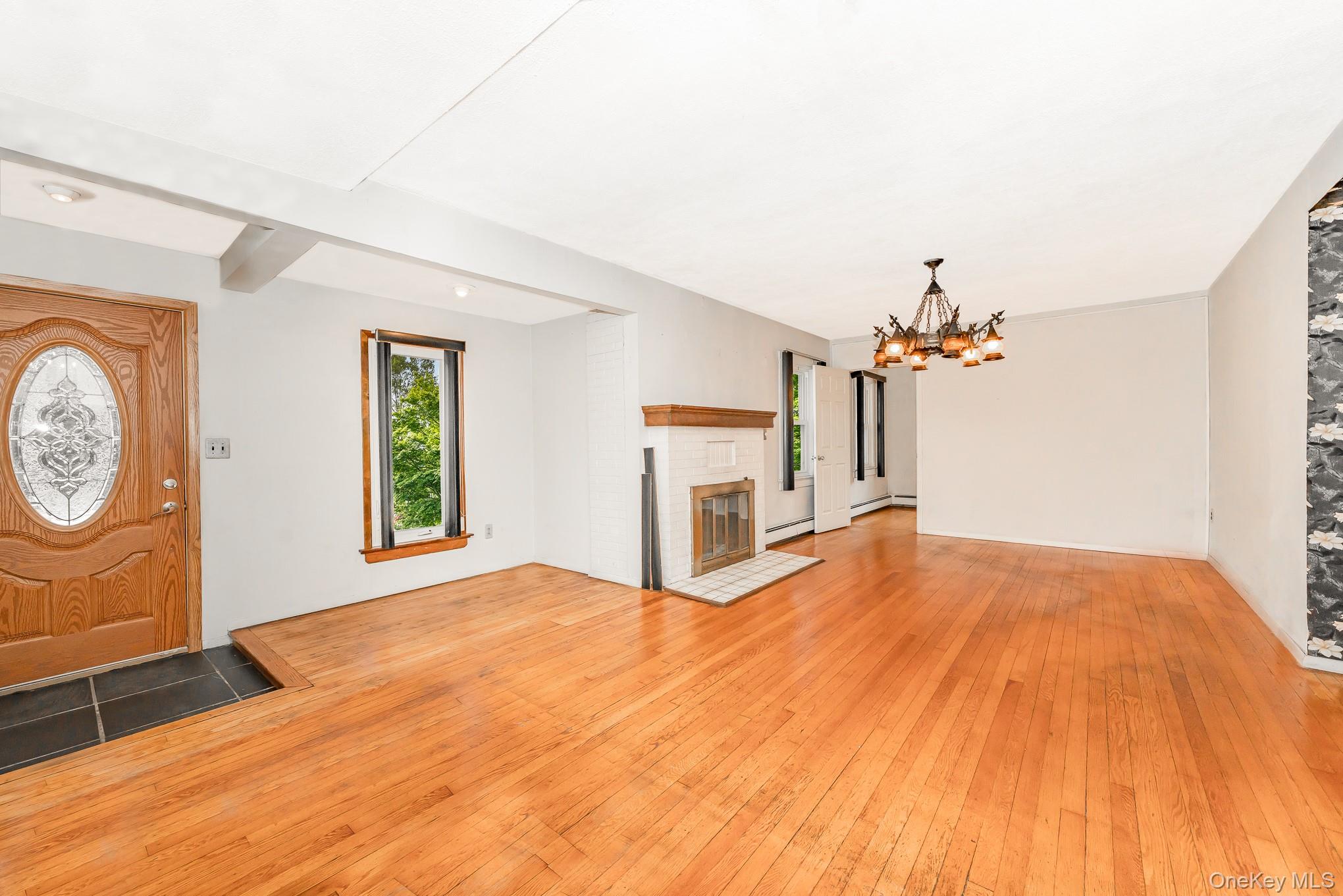 Freeport, New York, 11520, United States, 3 Bedrooms Bedrooms, ,2 BathroomsBathrooms,Residential,For Sale,1980355