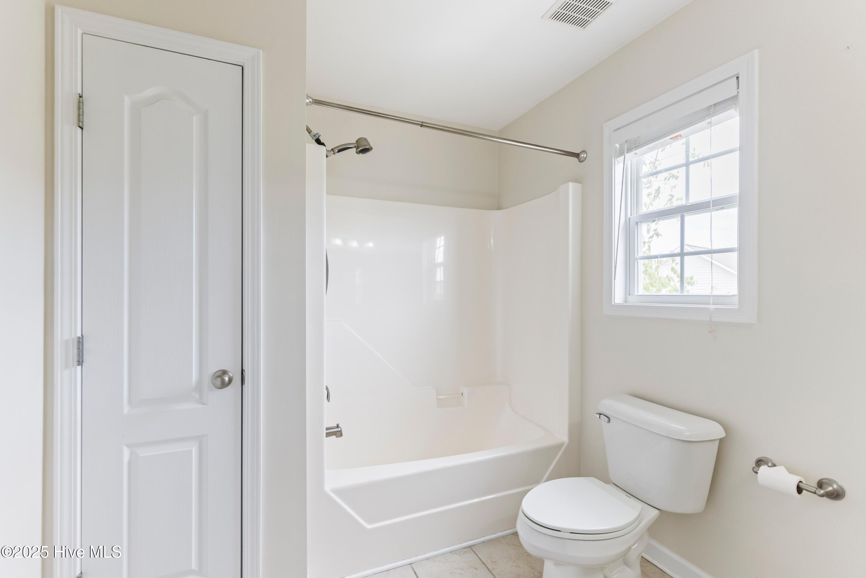 Wilmington, North Carolina, 28412, United States, 4 Bedrooms Bedrooms, ,3 BathroomsBathrooms,Residential,For Sale,1932044