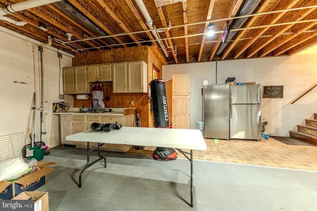 Paw Paw, West Virginia, 25434, United States, 3 Bedrooms Bedrooms, ,3 BathroomsBathrooms,Residential,For Sale,1989238