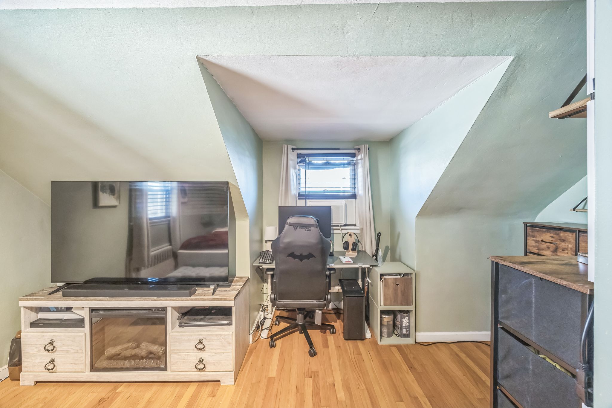 Garfield, New Jersey, 07026, United States, 3 Bedrooms Bedrooms, ,3 BathroomsBathrooms,Residential,For Sale,1983004