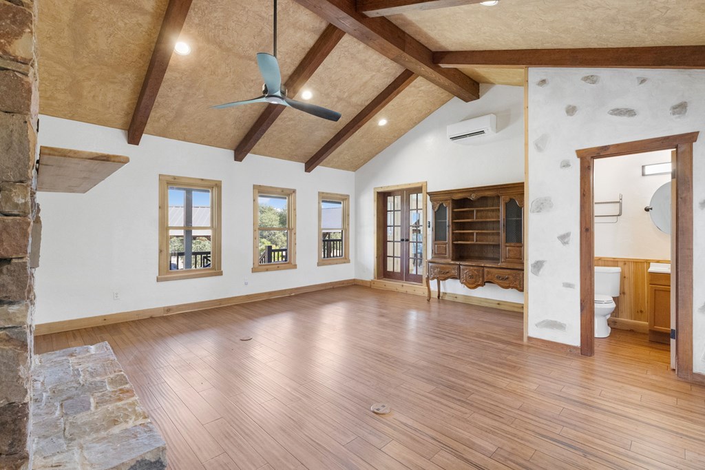 Fredericksburg, Texas, 78624, United States, 3 Bedrooms Bedrooms, ,3 BathroomsBathrooms,Residential,For Sale,1981385