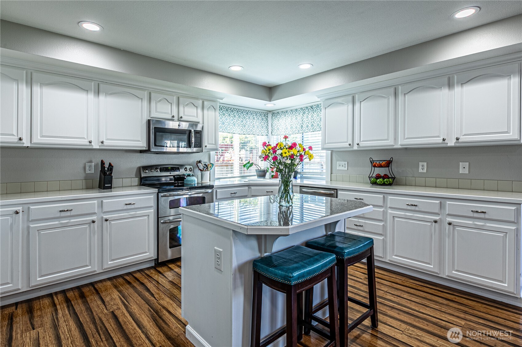 Tacoma, Washington, 98445, United States, 3 Bedrooms Bedrooms, ,3 BathroomsBathrooms,Residential,For Sale,1857304