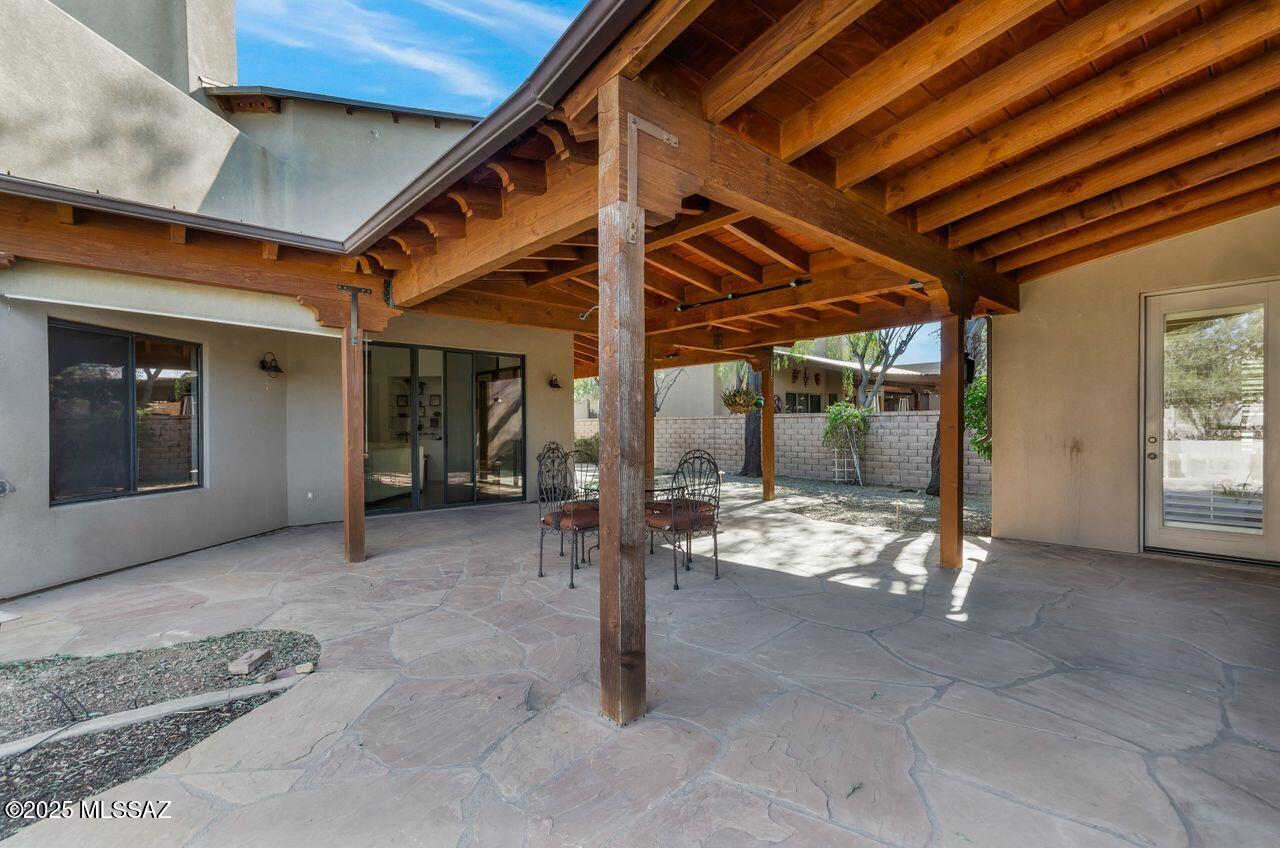 Tucson, Arizona, 85712, United States, 4 Bedrooms Bedrooms, ,4 BathroomsBathrooms,Residential,For Sale,1850331
