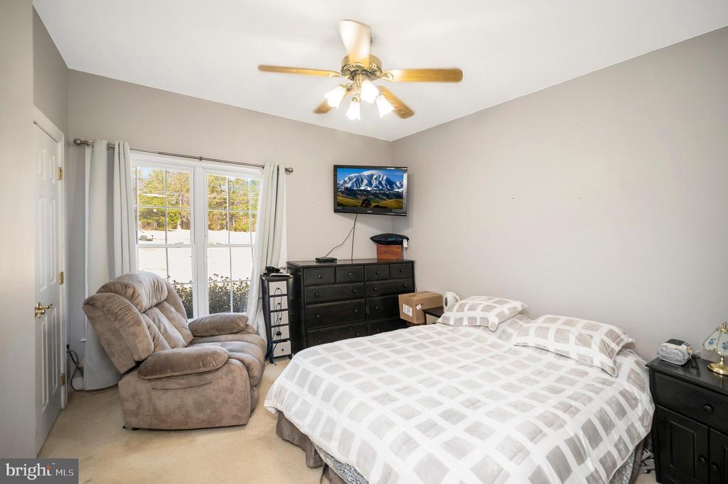 Sumerduck, Virginia, 22742, United States, 4 Bedrooms Bedrooms, ,5 BathroomsBathrooms,Residential,For Sale,2048793