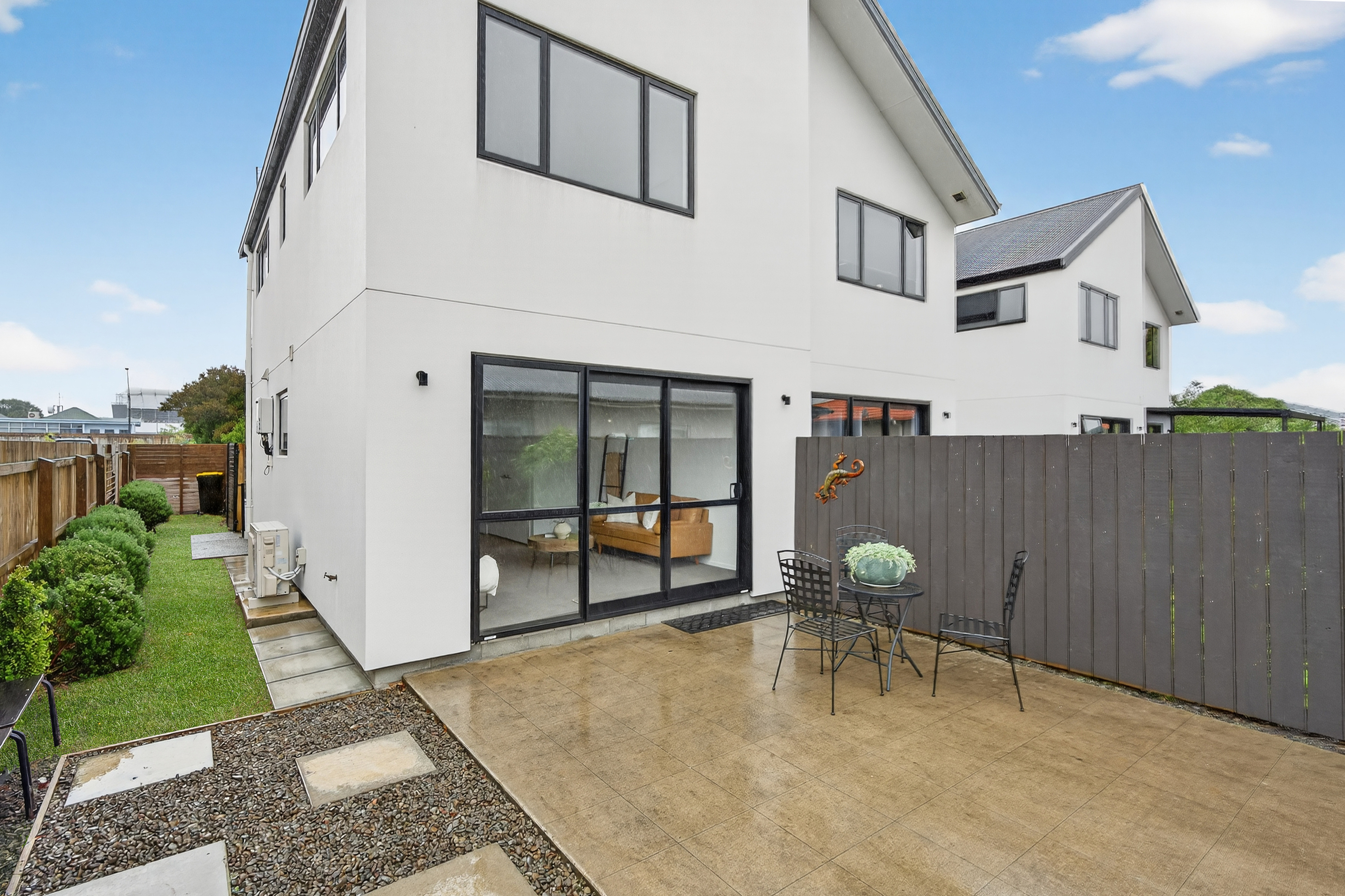  Sun-Filled Townhouse, Prime Location - 物件實景