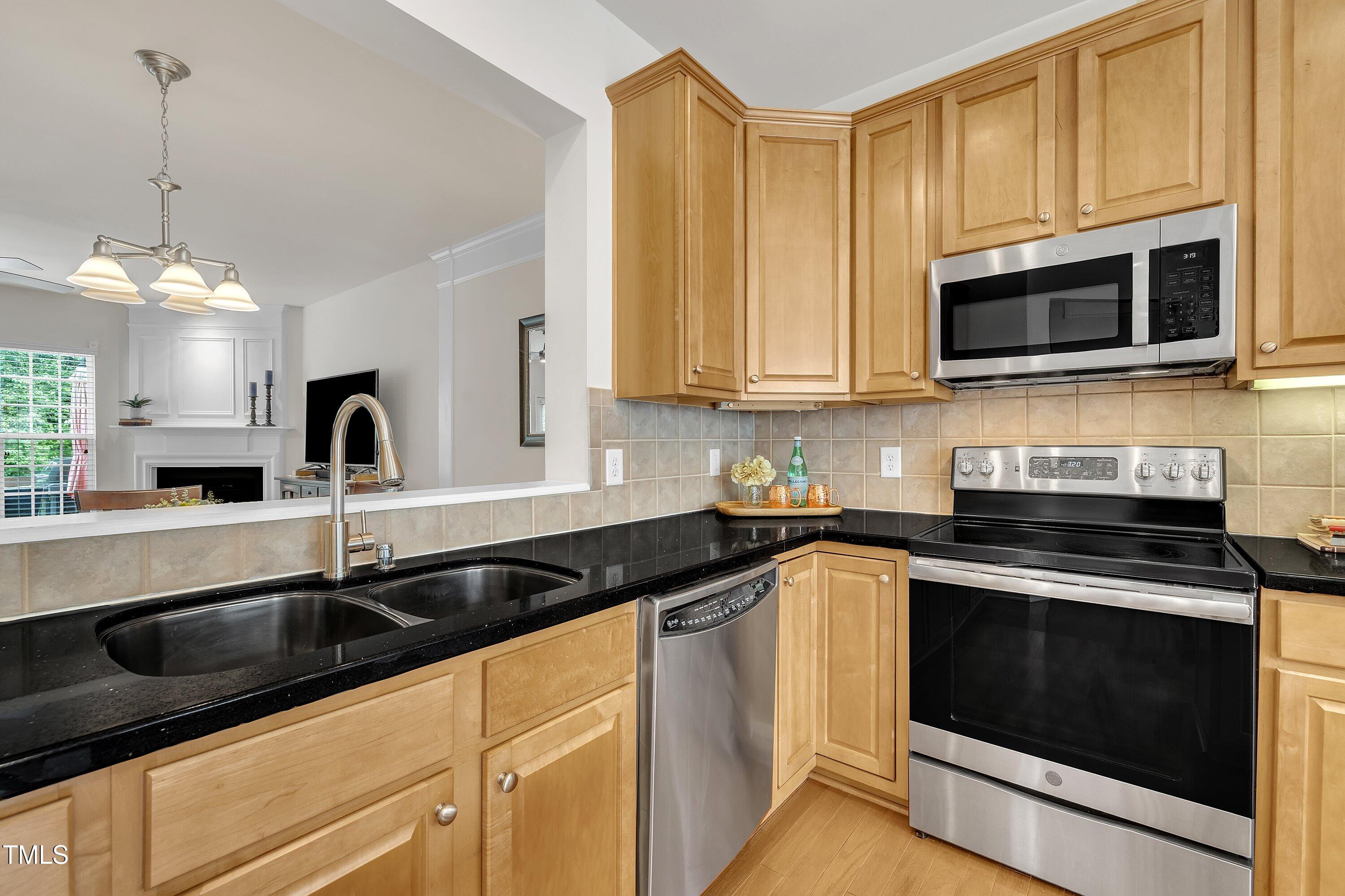 Raleigh, North Carolina, 27612, United States, 3 Bedrooms Bedrooms, ,4 BathroomsBathrooms,Residential,For Sale,1932612