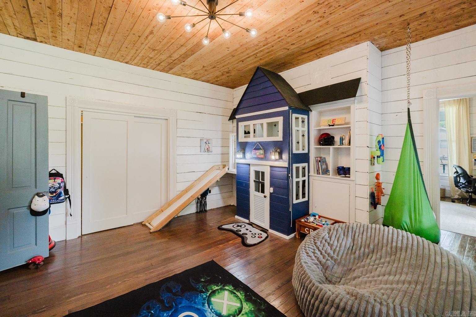 Benton, Arkansas, 72015, United States, 5 Bedrooms Bedrooms, ,3 BathroomsBathrooms,Residential,For Sale,1881485
