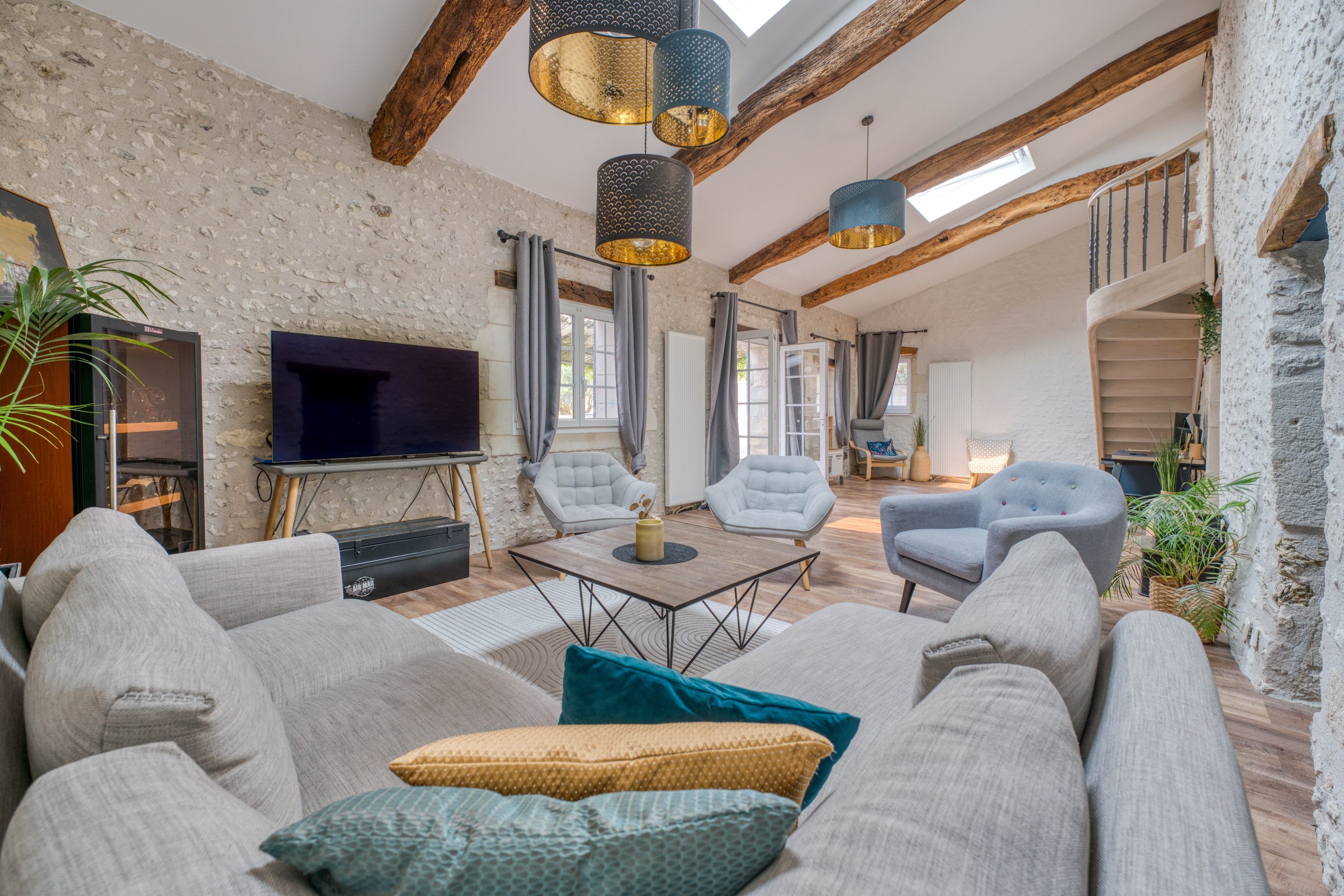  RENOVATED CHARMING CHARENTAISE WITH GUEST HOUSE IN MÉDIS - 物件實景