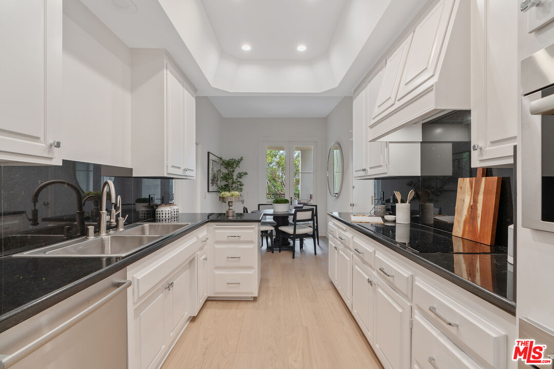 Los Angeles, California, 90067, United States, 2 Bedrooms Bedrooms, ,3 BathroomsBathrooms,Residential,For Sale,1901982