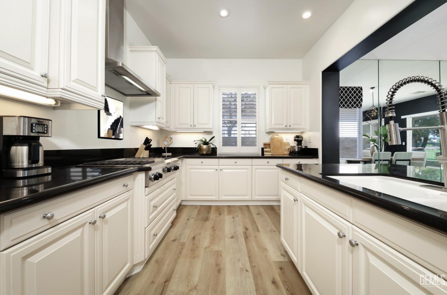 Bakersfield, California, 93312, United States, 3 Bedrooms Bedrooms, ,2 BathroomsBathrooms,Residential,For Sale,1987414