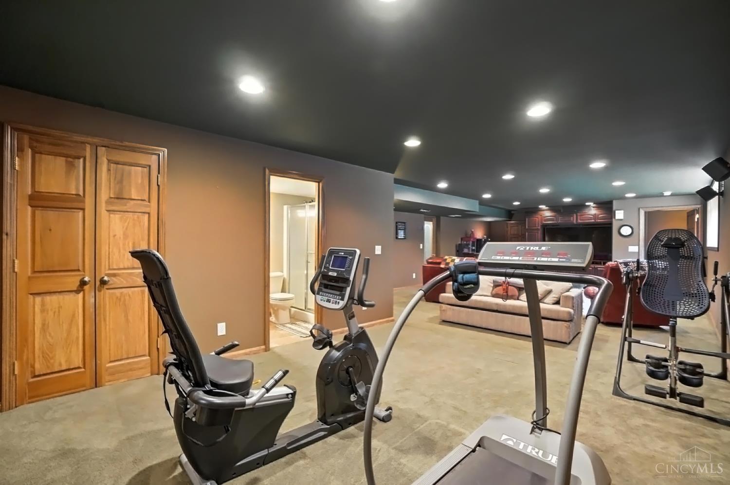 Turtle Creek Twp, Ohio, 45036, United States, 3 Bedrooms Bedrooms, ,4 BathroomsBathrooms,Residential,For Sale,1885358