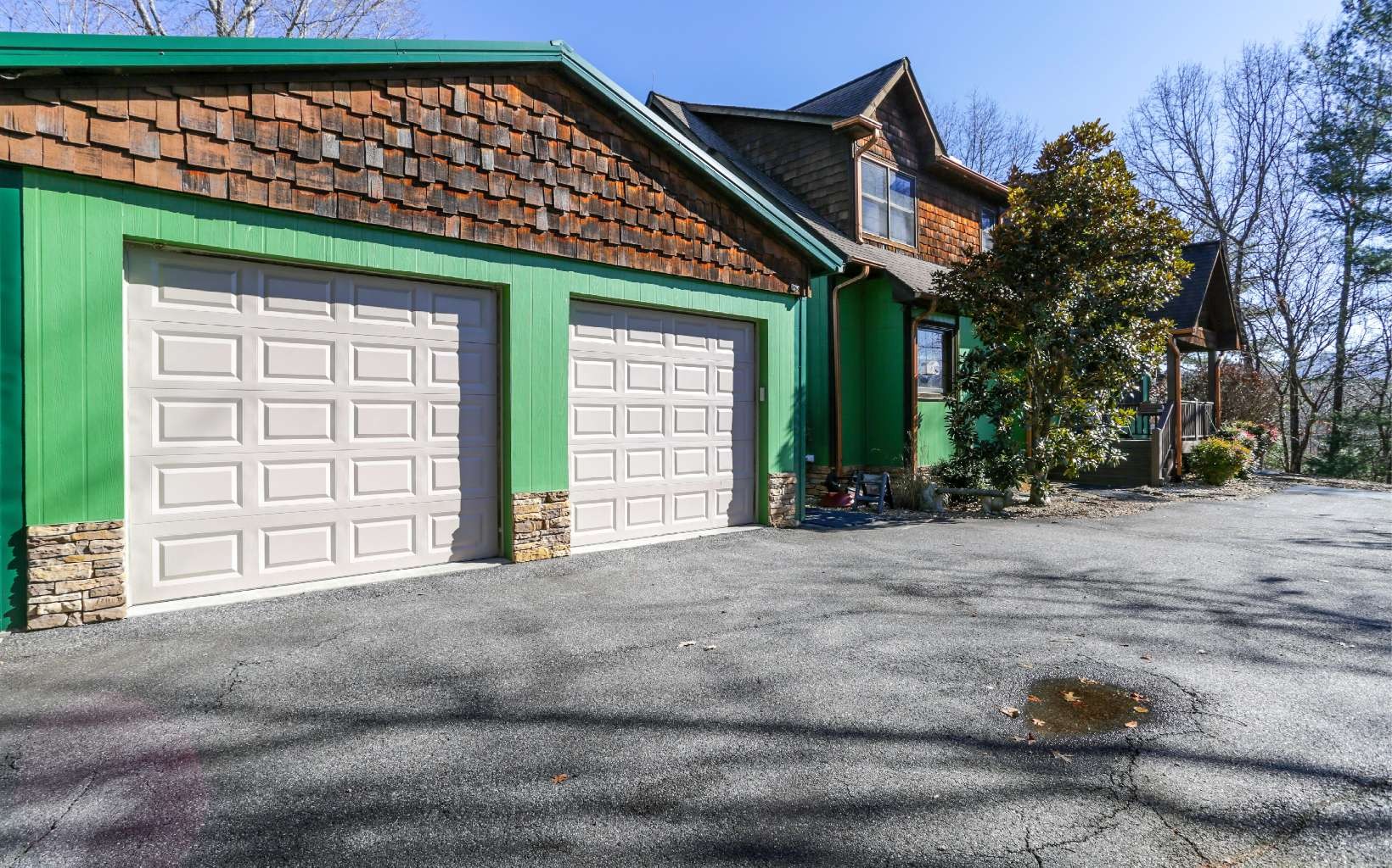 Hiawassee, Georgia, 30546, United States, 3 Bedrooms Bedrooms, ,3 BathroomsBathrooms,Residential,For Sale,1944603