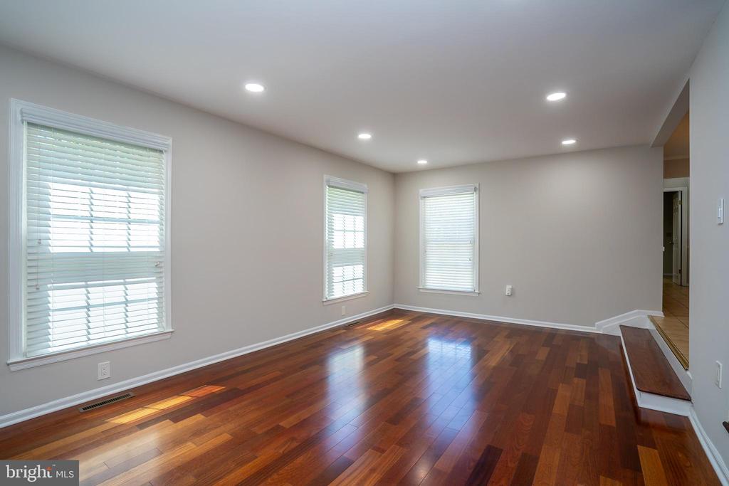 Princeton Junction, New Jersey, 08550, United States, 4 Bedrooms Bedrooms, ,3 BathroomsBathrooms,Residential,For Sale,1943905