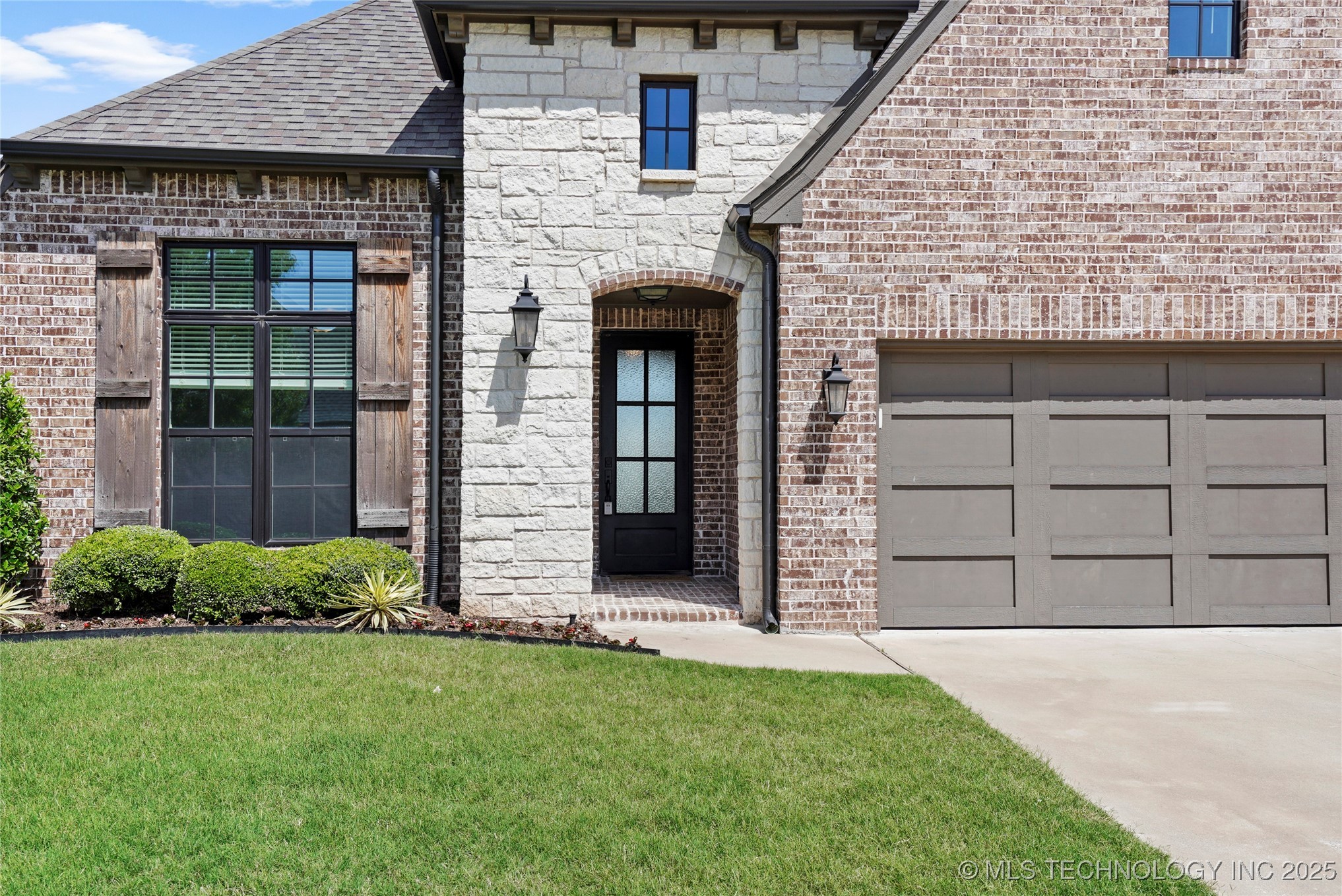 Bixby, Oklahoma, 74008, United States, 5 Bedrooms Bedrooms, ,4 BathroomsBathrooms,Residential,For Sale,1817544