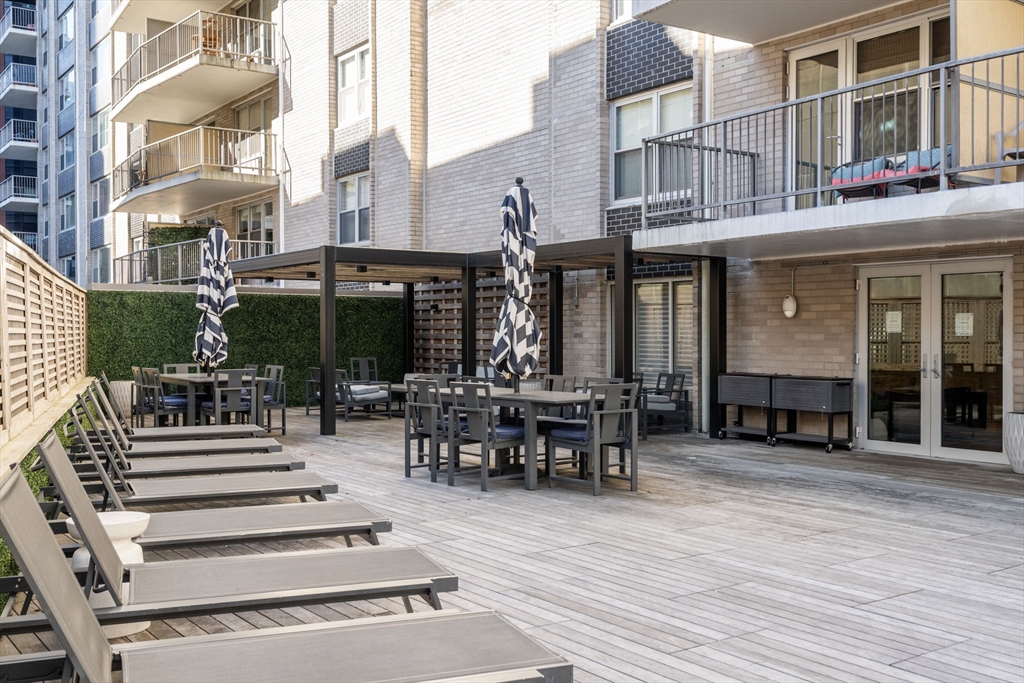 Boston, Massachusetts, 02111, United States, 1 Bedroom Bedrooms, ,1 BathroomBathrooms,Residential,For Sale,1991032