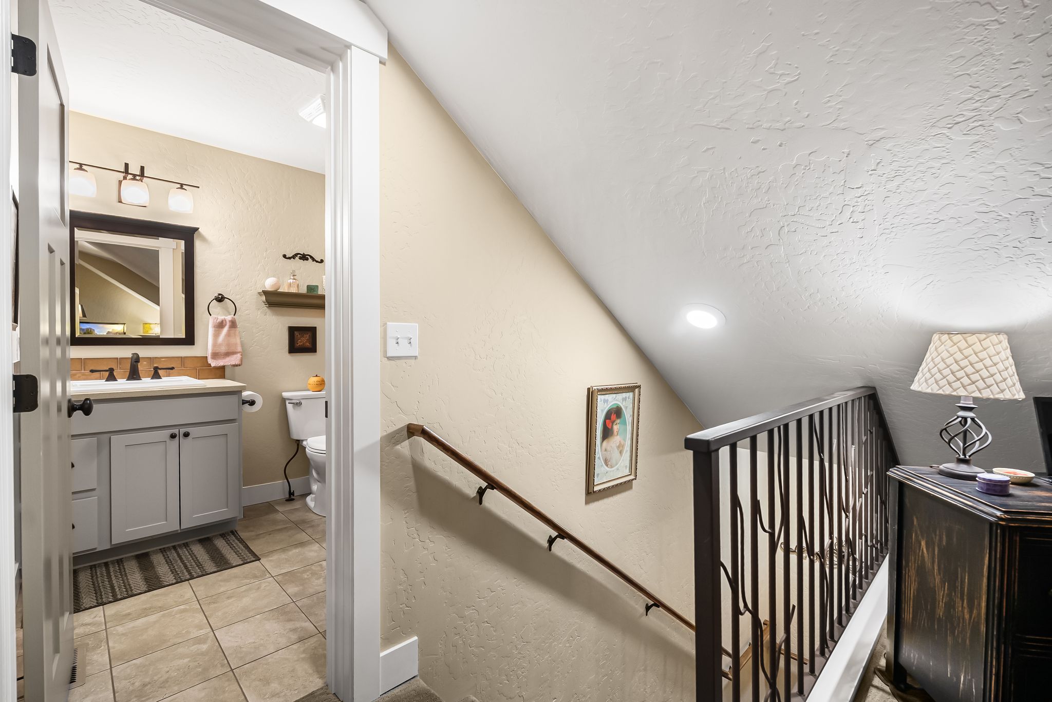 Sandpoint, Idaho, 83864, United States, 2 Bedrooms Bedrooms, ,3 BathroomsBathrooms,Residential,For Sale,1991135