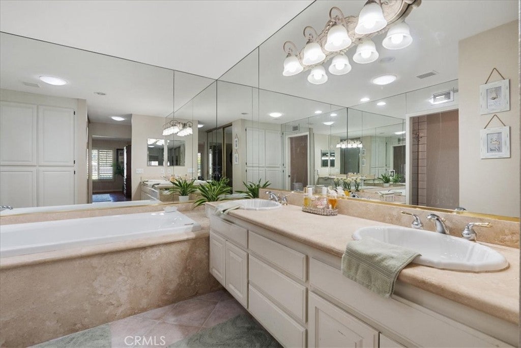 Fallbrook, California, 92028, United States, 2 Bedrooms Bedrooms, ,2 BathroomsBathrooms,Residential,For Sale,1786026