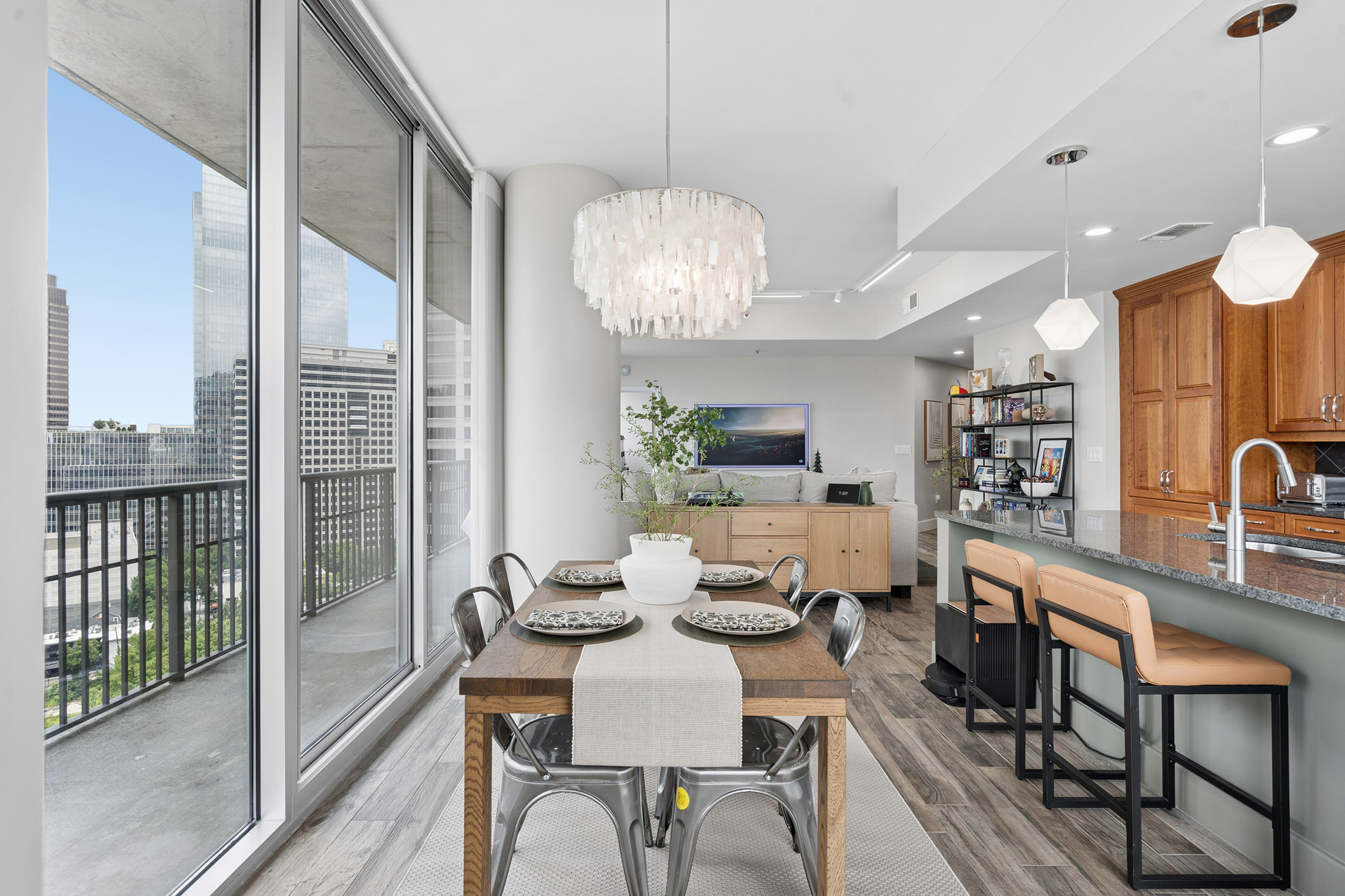  Stunning Southwest Views from Corner Residence at 1010 Midtown - 物件實景