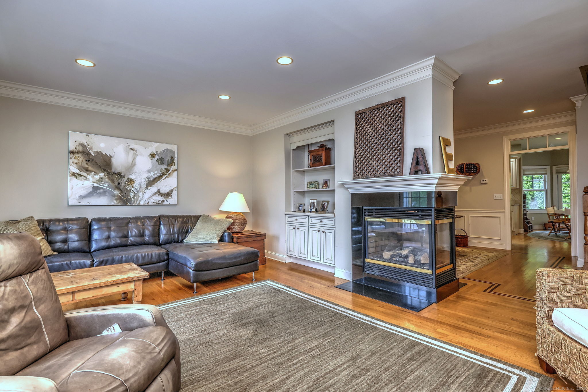 Shelton, Connecticut, 06484, United States, 2 Bedrooms Bedrooms, ,3 BathroomsBathrooms,Residential,For Sale,1933368