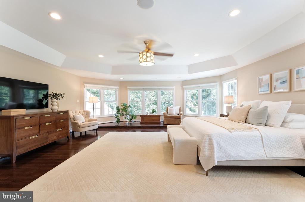 Vienna, Virginia, 22182, United States, 5 Bedrooms Bedrooms, ,6 BathroomsBathrooms,Residential,For Sale,1943879