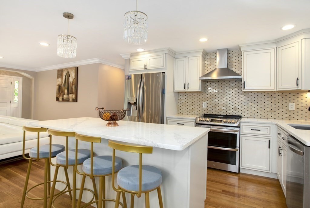Peabody, Massachusetts, 01960, United States, 3 Bedrooms Bedrooms, ,3 BathroomsBathrooms,Residential,For Sale,1878752