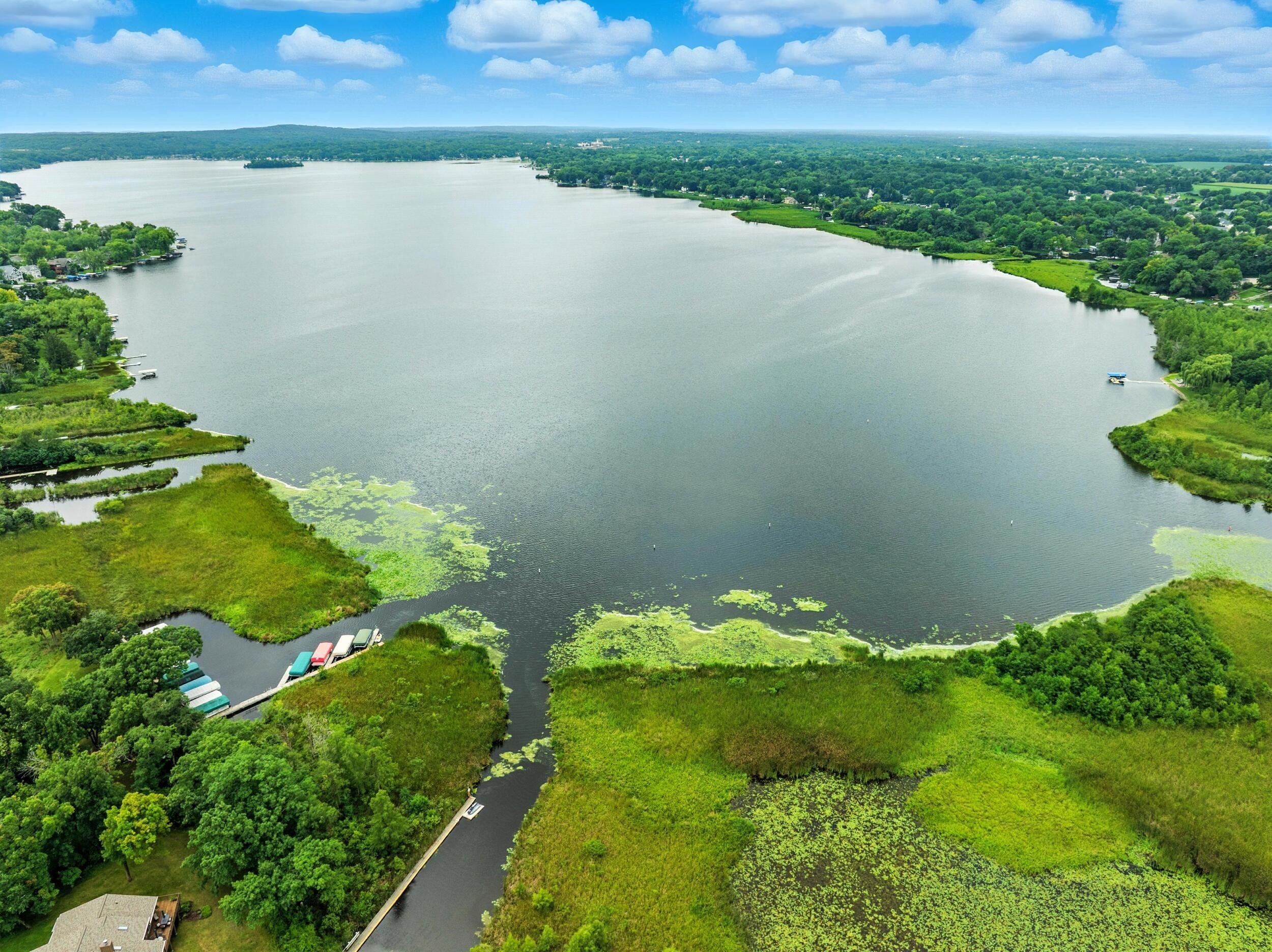 Delafield, Wisconsin, 53029, United States, 2 Bedrooms Bedrooms, ,4 BathroomsBathrooms,Residential,For Sale,1917122