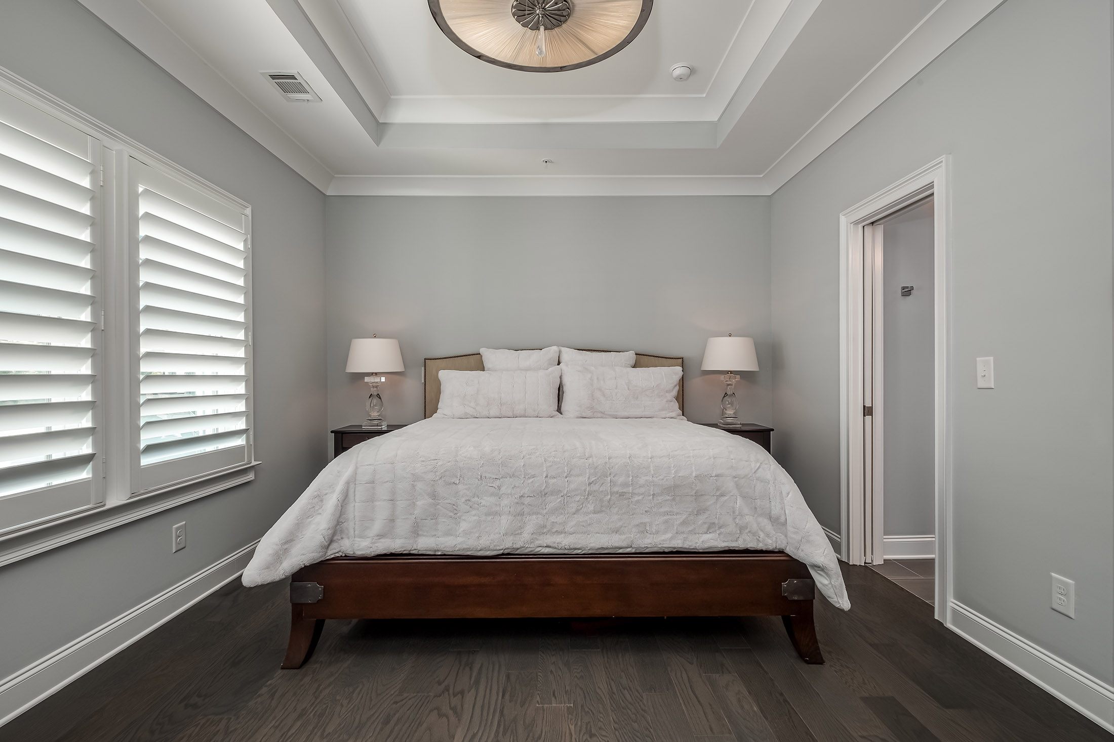  Sophisticated, Impeccably Maintained and Thoughtfully Upgraded Townhome - 物件實景