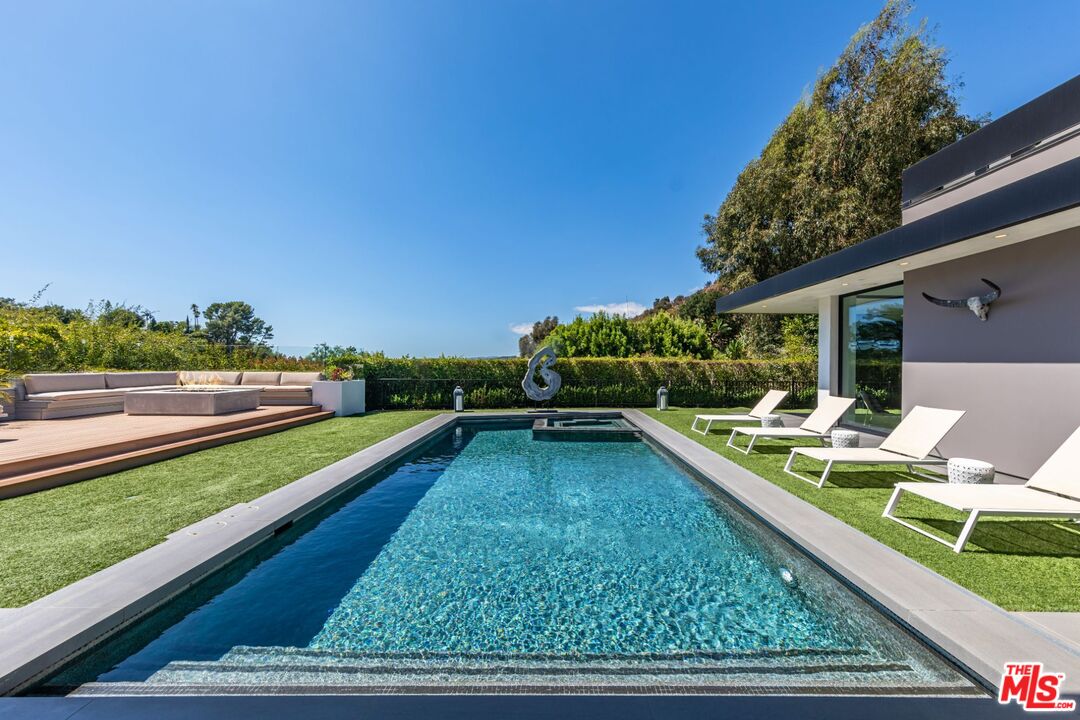 Beverly Hills, California, 90210, United States, 5 Bedrooms Bedrooms, ,9 BathroomsBathrooms,Residential,For Sale,1906570