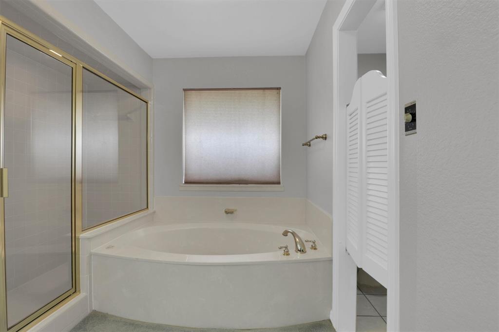 Highland Village, Texas, 75077, United States, 4 Bedrooms Bedrooms, ,2 BathroomsBathrooms,Residential,For Sale,1928390