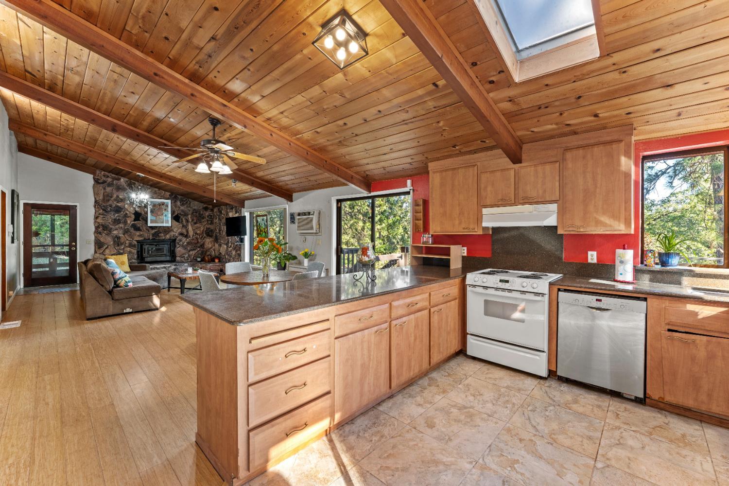 Colfax, California, 95713, United States, 3 Bedrooms Bedrooms, ,2 BathroomsBathrooms,Residential,For Sale,1940988