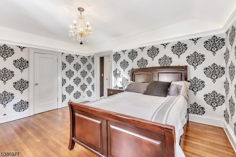 Montclair Twp., New Jersey, 07042, United States, 6 Bedrooms Bedrooms, ,6 BathroomsBathrooms,Residential,For Sale,1993497