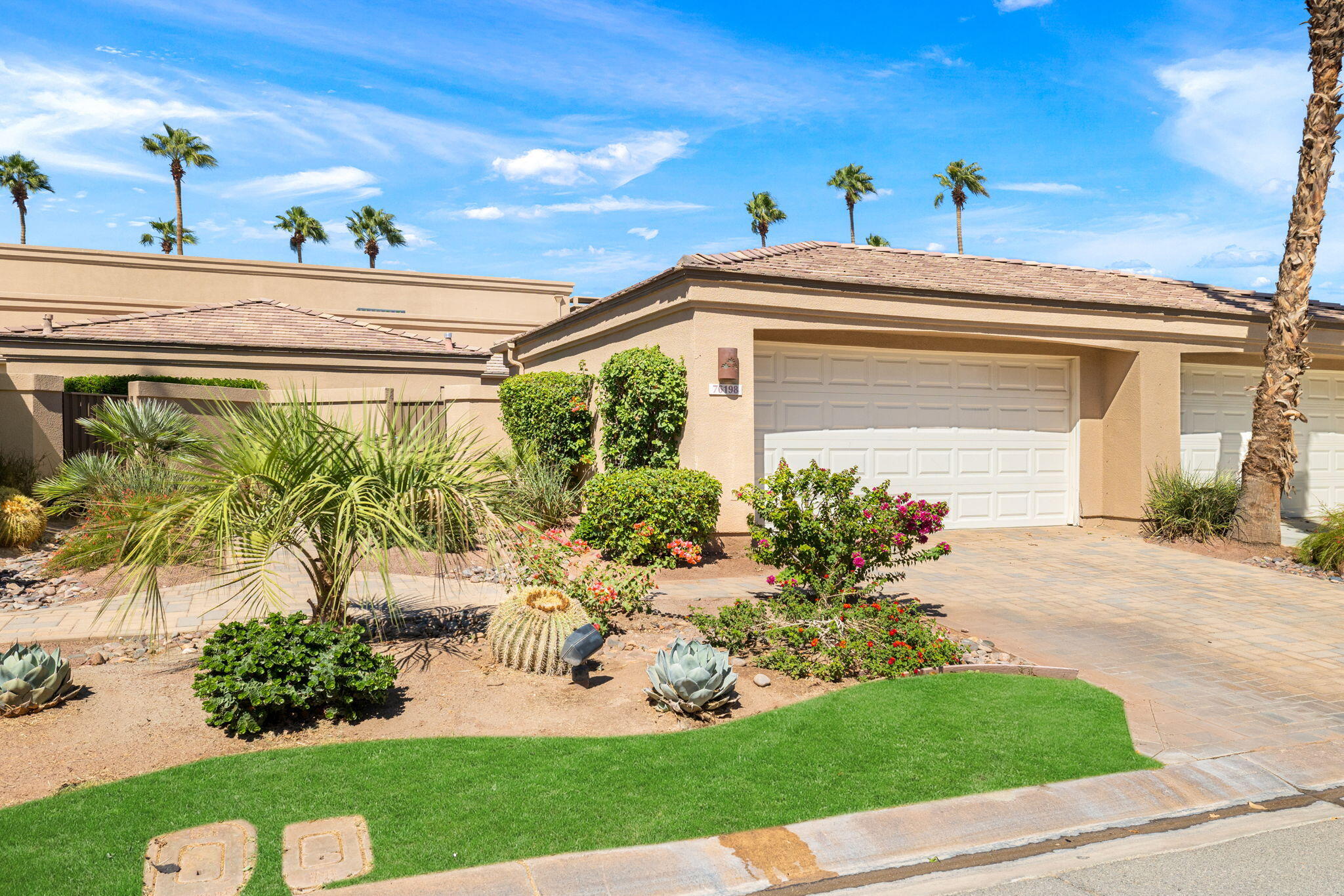 Palm Desert, California, 92211, United States, 2 Bedrooms Bedrooms, ,2 BathroomsBathrooms,Residential,For Sale,1985360