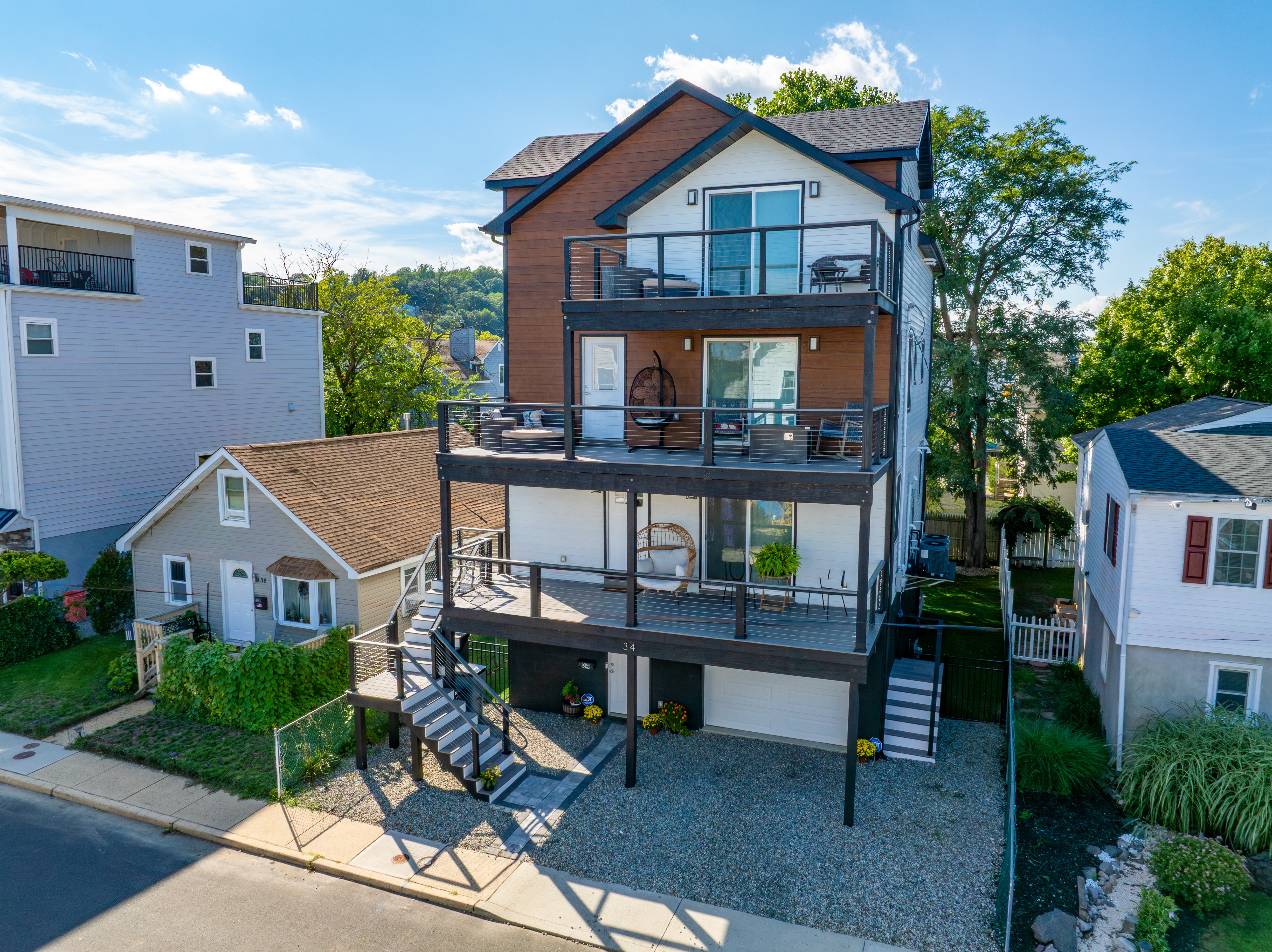  Live in Highlands - Custom Built Home - 物件實景