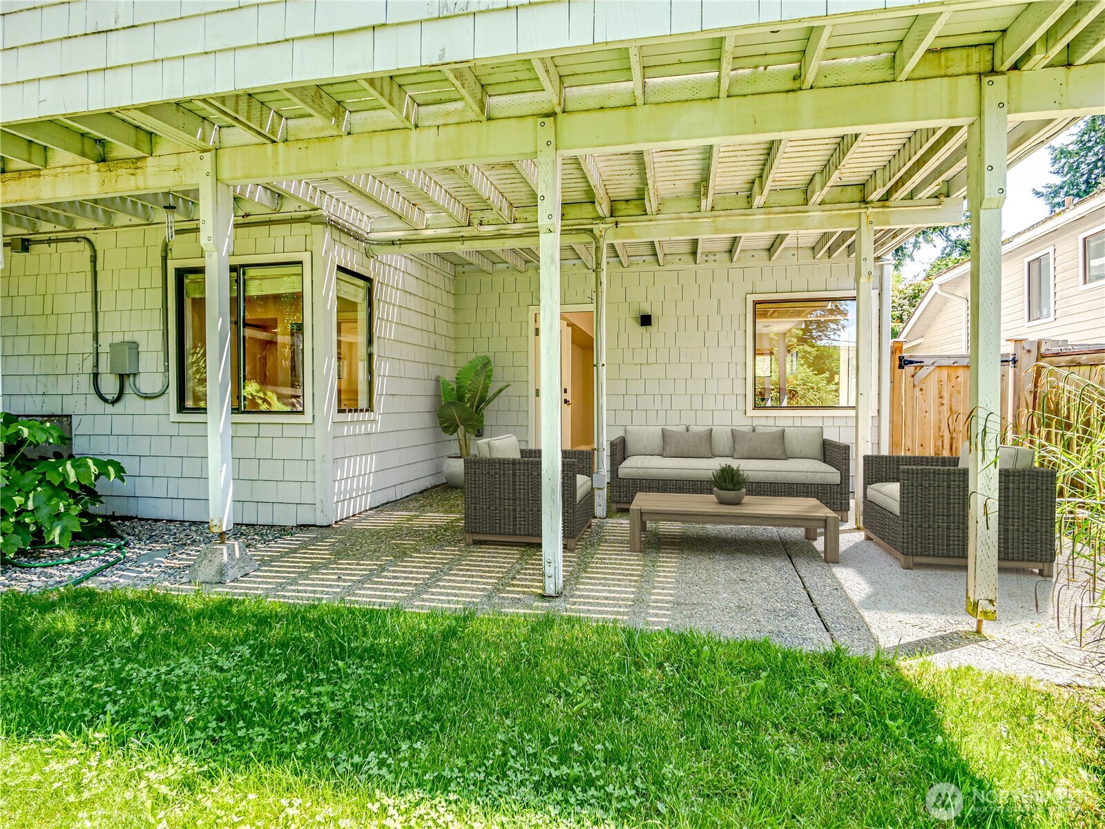 Seattle, Washington, 98116, United States, 3 Bedrooms Bedrooms, ,2 BathroomsBathrooms,Residential,For Sale,1977530