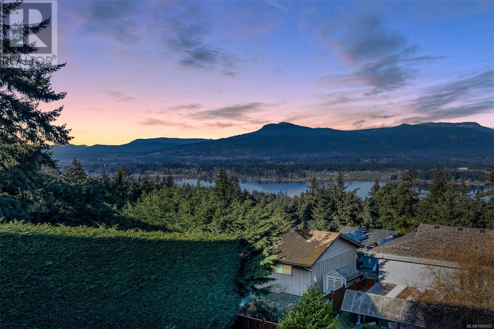 DUNCAN, British Columbia, V9L 5P3, CA, 4 Bedrooms Bedrooms, ,3 BathroomsBathrooms,Residential,For Sale,1908647