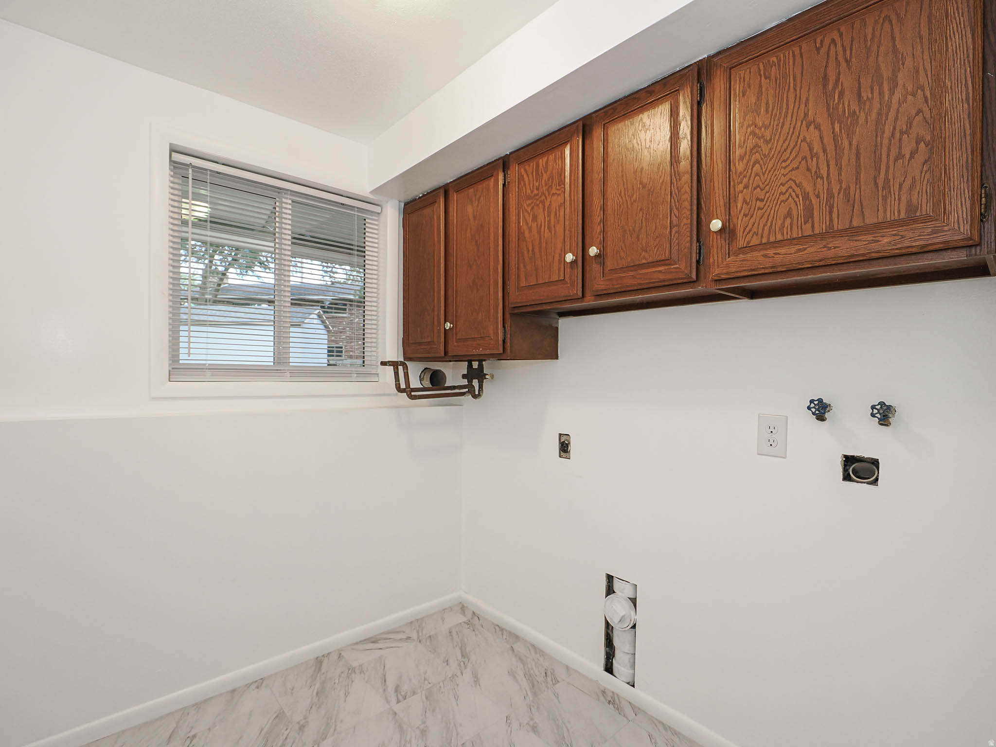 Taylorsville, Utah, 84118, United States, 4 Bedrooms Bedrooms, ,1 BathroomBathrooms,Residential,For Sale,1987472