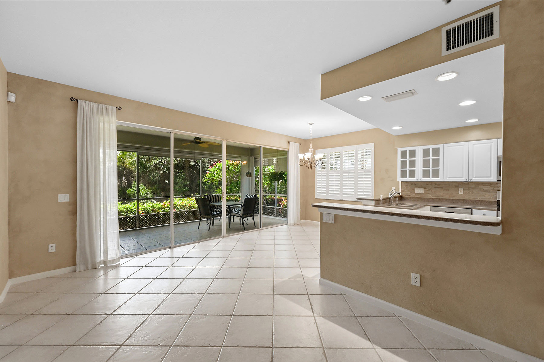  CROWN COLONY - OXFORD POINTE - 物件實景