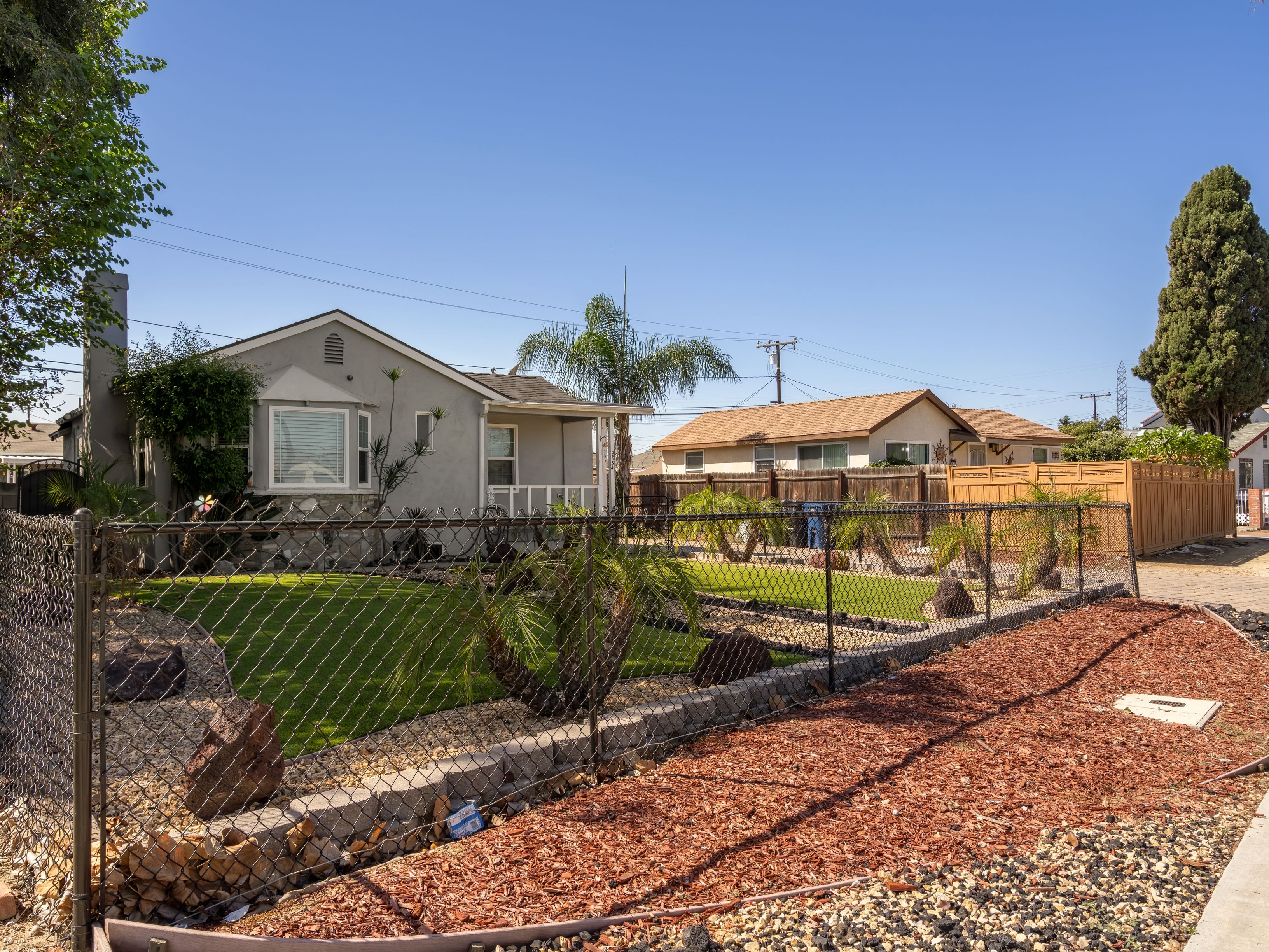  8834 Beverly Boulevard, Pico Rivera, CA 90660 - 物件實景
