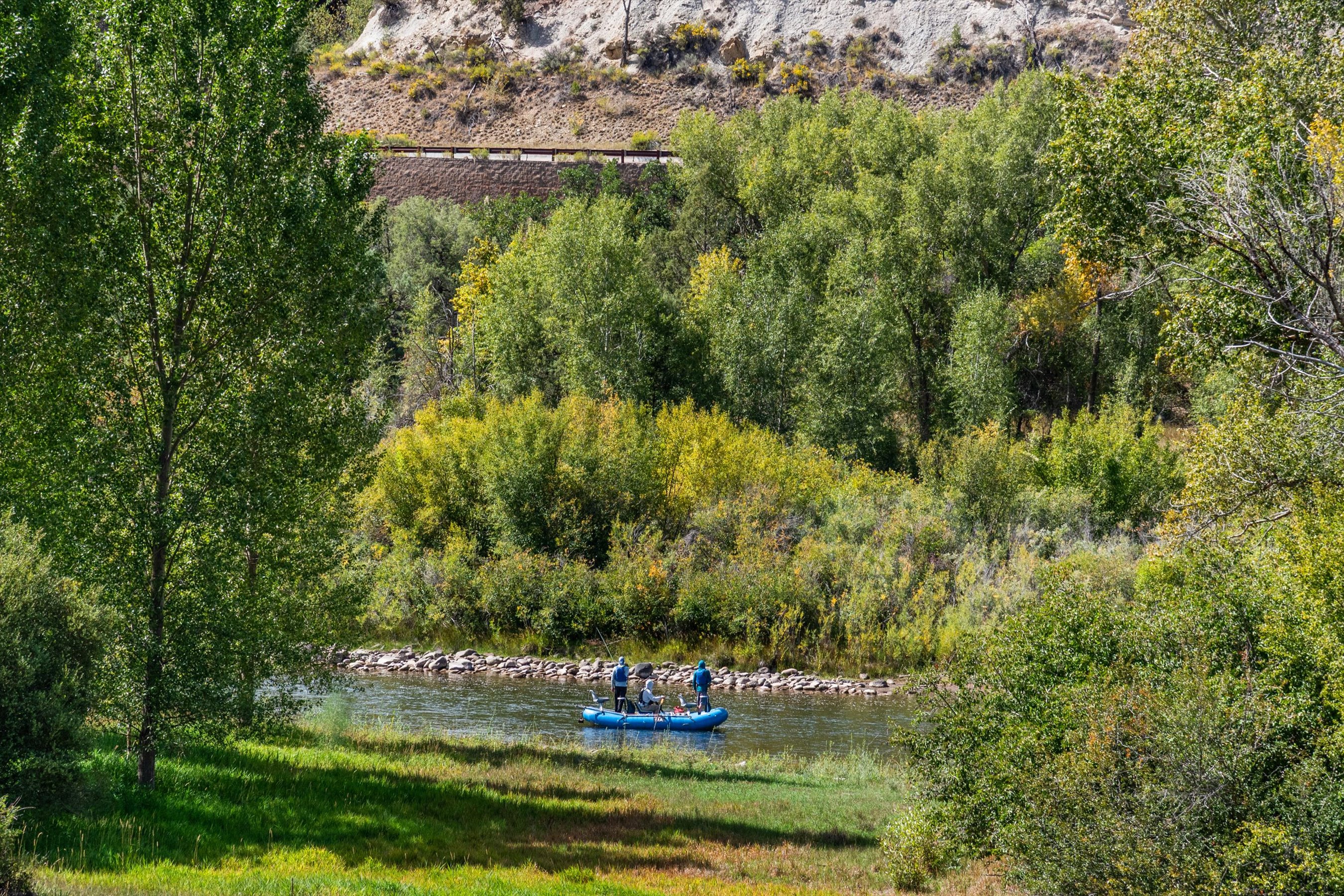  An Exceptional River-View Estate in Aspen Glen - 物件實景
