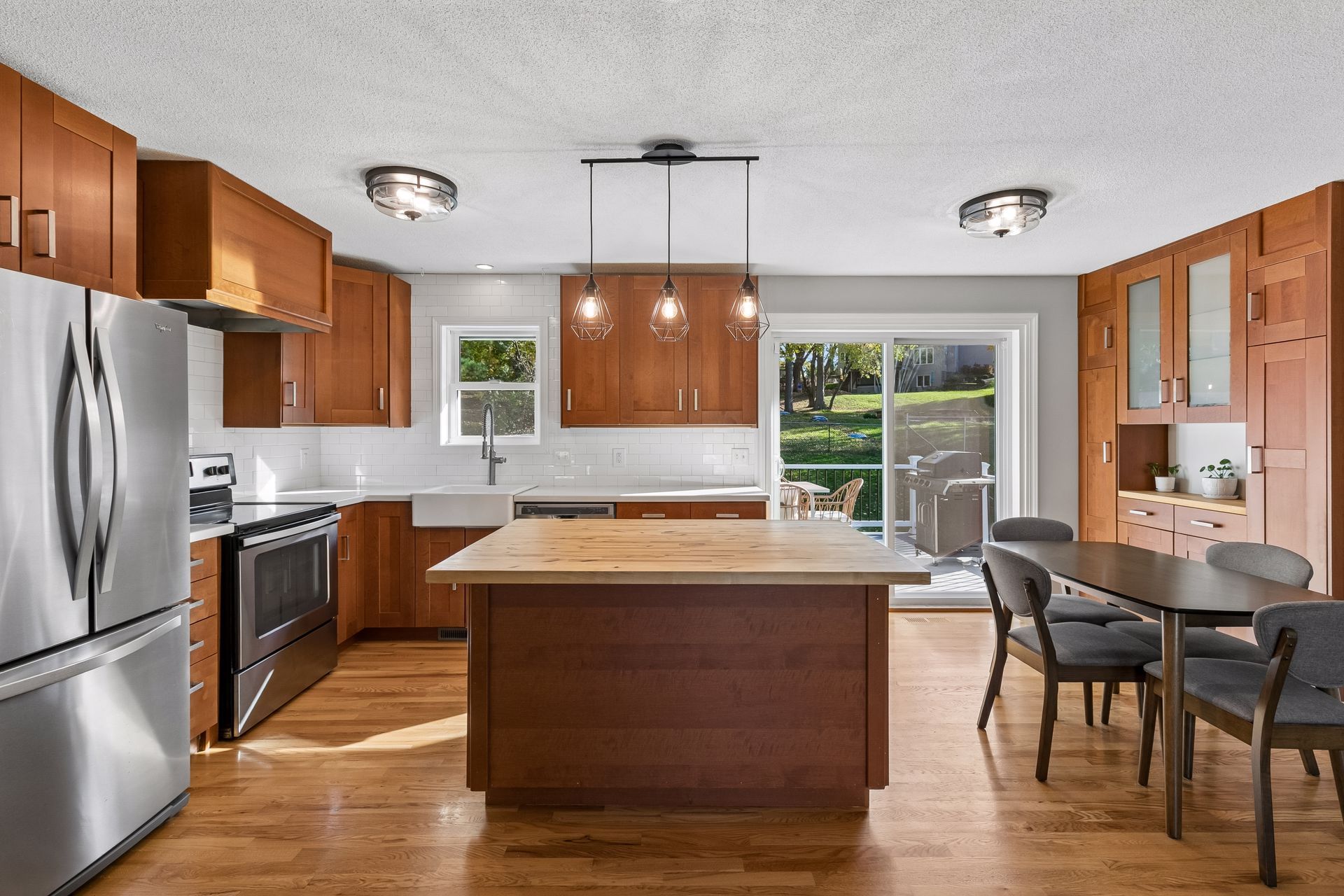  A Light-Filled Home Near Rolling Oaks Park - 物件實景