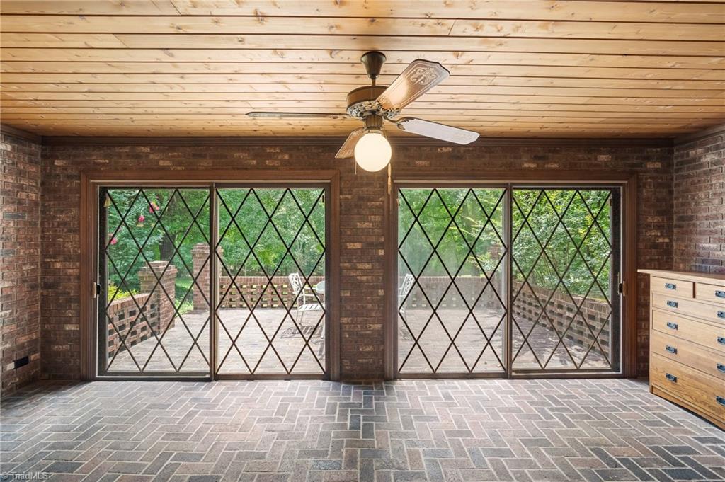 High Point, North Carolina, 27265, United States, 4 Bedrooms Bedrooms, ,4 BathroomsBathrooms,Residential,For Sale,1900964